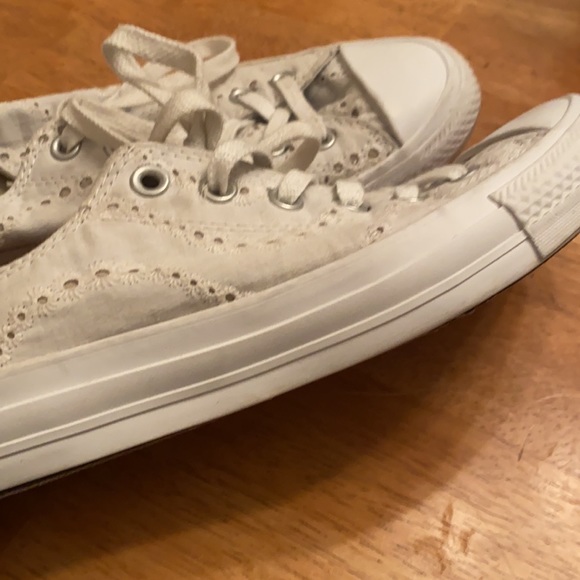Converse All Star off white/ white lace like design sneakers nice, size 8, - Picture 9 of 16